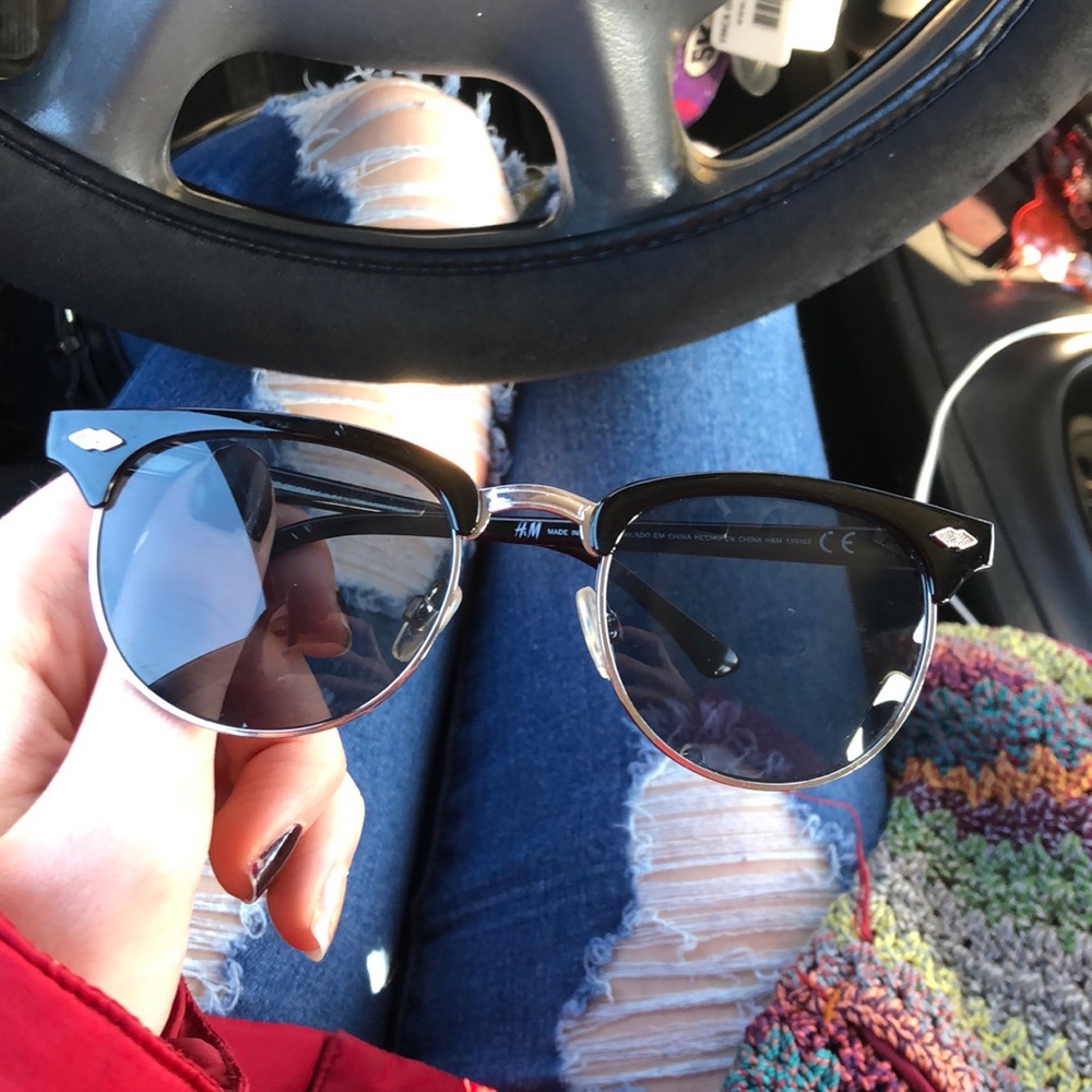 H&M black sunglasses